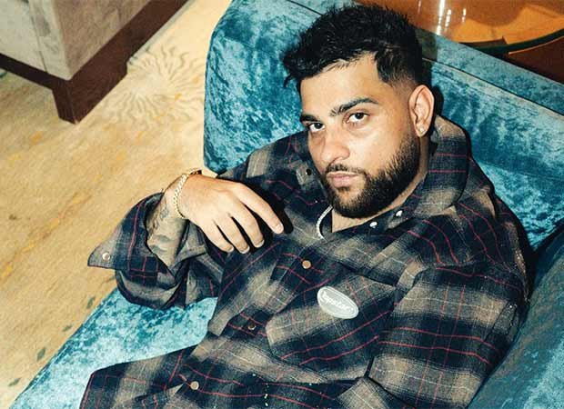 Fan attacks ‘Tauba Tauba’ singer Karan Aujla with shoe at London concert : Bollywood News