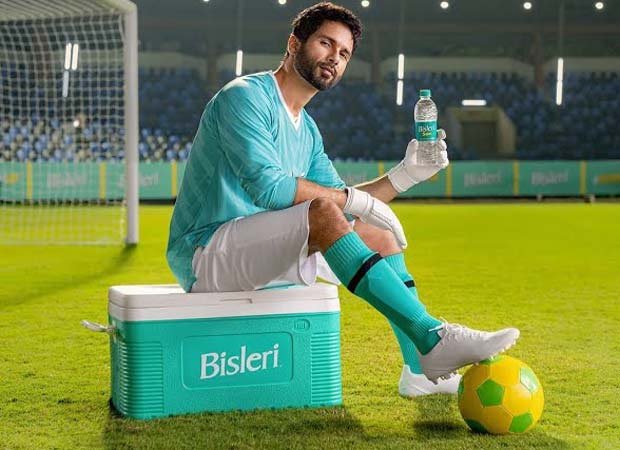 Shahid Kapoor teams up with Bisleri for #DrinkItUp sports campaign : Bollywood News