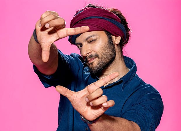 Ali Fazal gears up to portray a paparazzi in his next film : Bollywood News