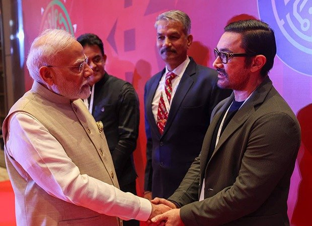 Aamir Khan and PM Narendra Modi share a heartwarming moment at recent conclave : Bollywood News